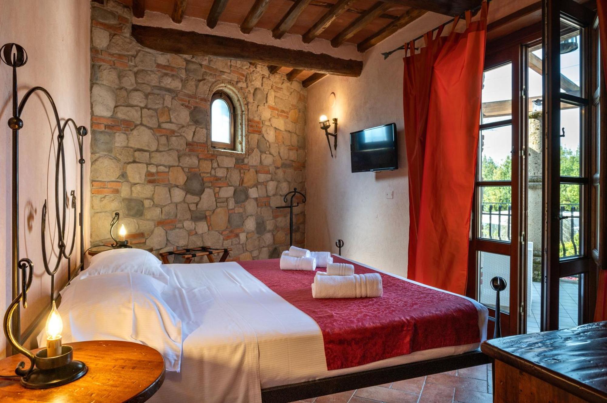 Castello Dei Templari Bed and Breakfast Lucca Eksteriør billede