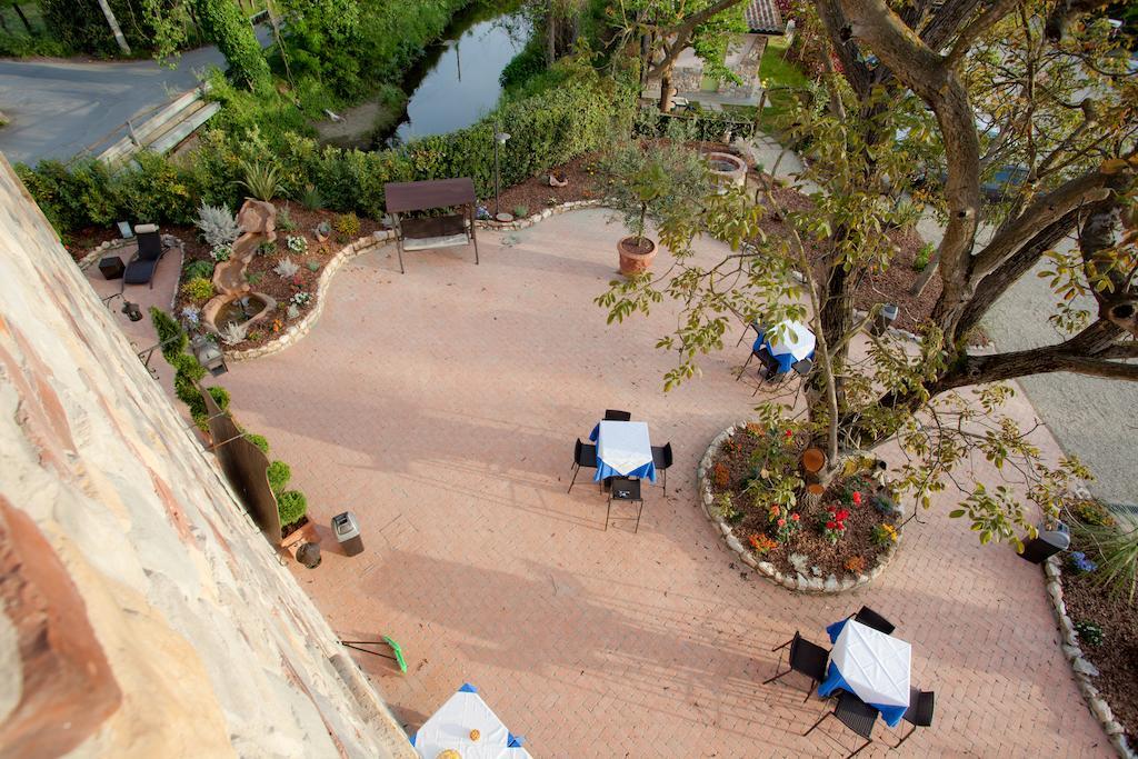 Castello Dei Templari Bed and Breakfast Lucca Eksteriør billede