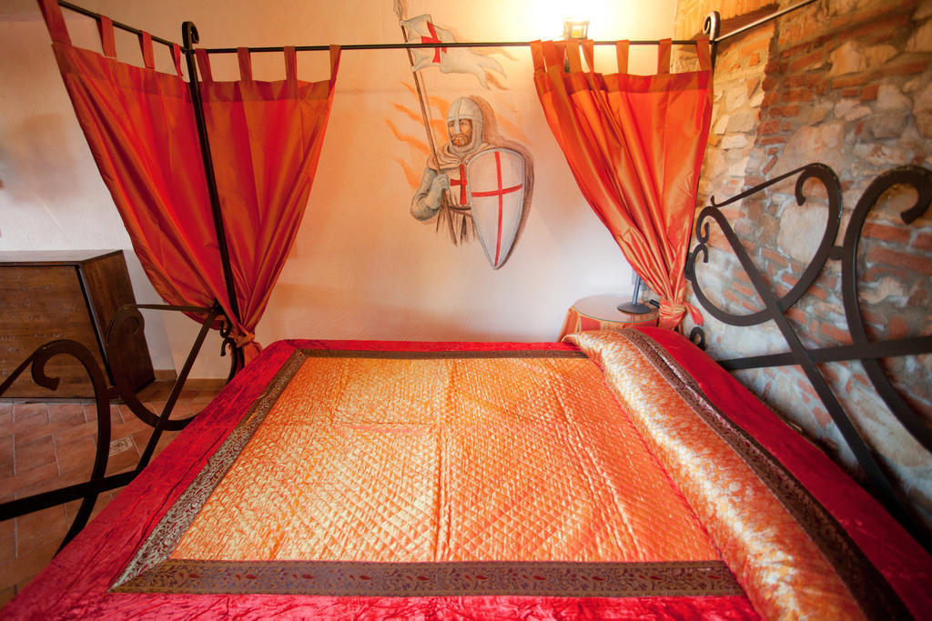 Castello Dei Templari Bed and Breakfast Lucca Eksteriør billede