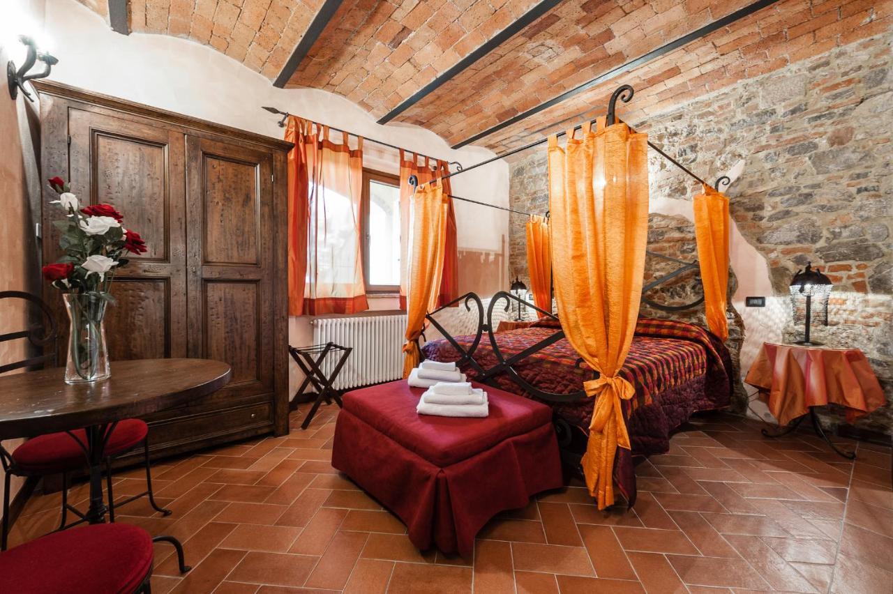 Castello Dei Templari Bed and Breakfast Lucca Eksteriør billede